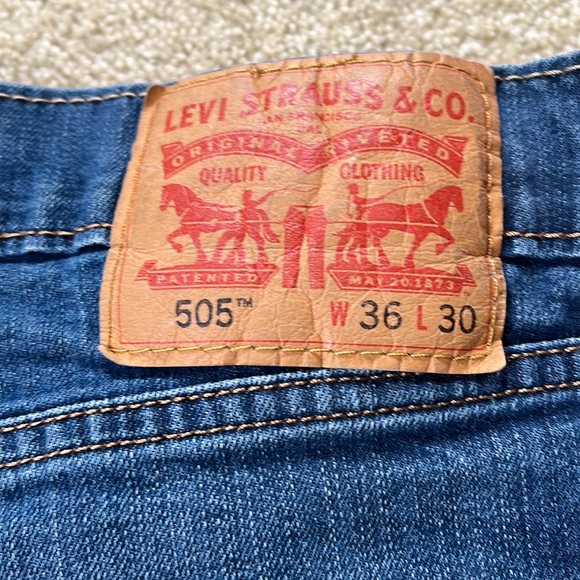 Mens Levi’s 505 36 x 32 like new jeans - Picture 2 of 5